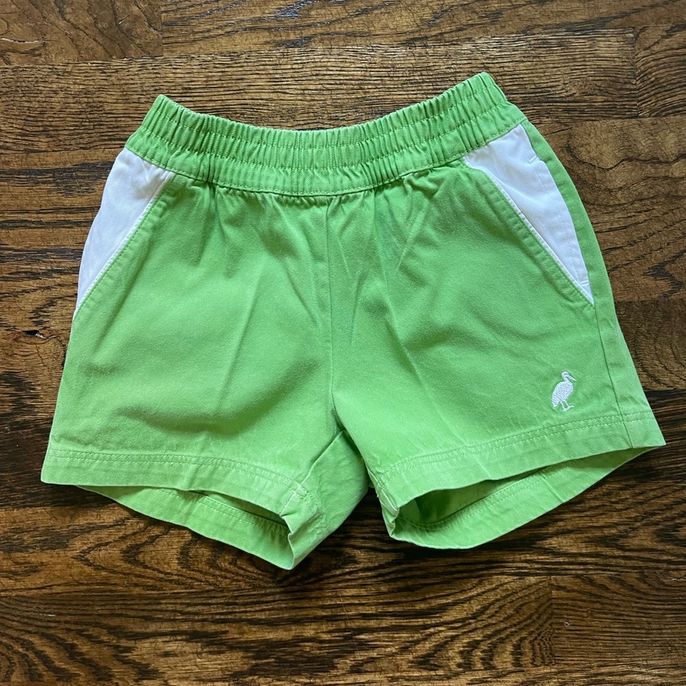 The Beaufort Bonnet Company Schroeder Shorts in green and white; size 5